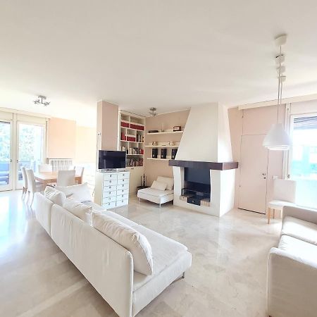 Ottoboni Charme Apartment With Terrace Milan Luaran gambar