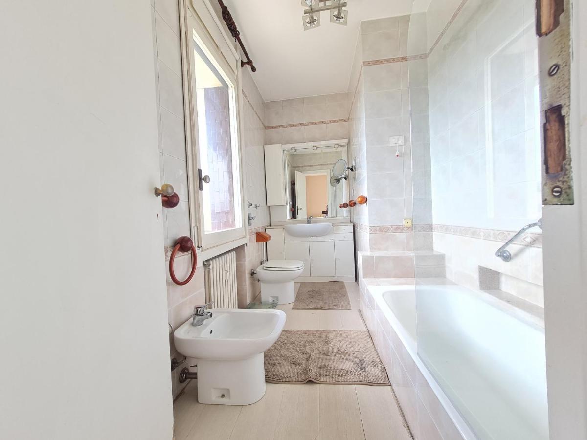 Ottoboni Charme Apartment With Terrace Milan Luaran gambar