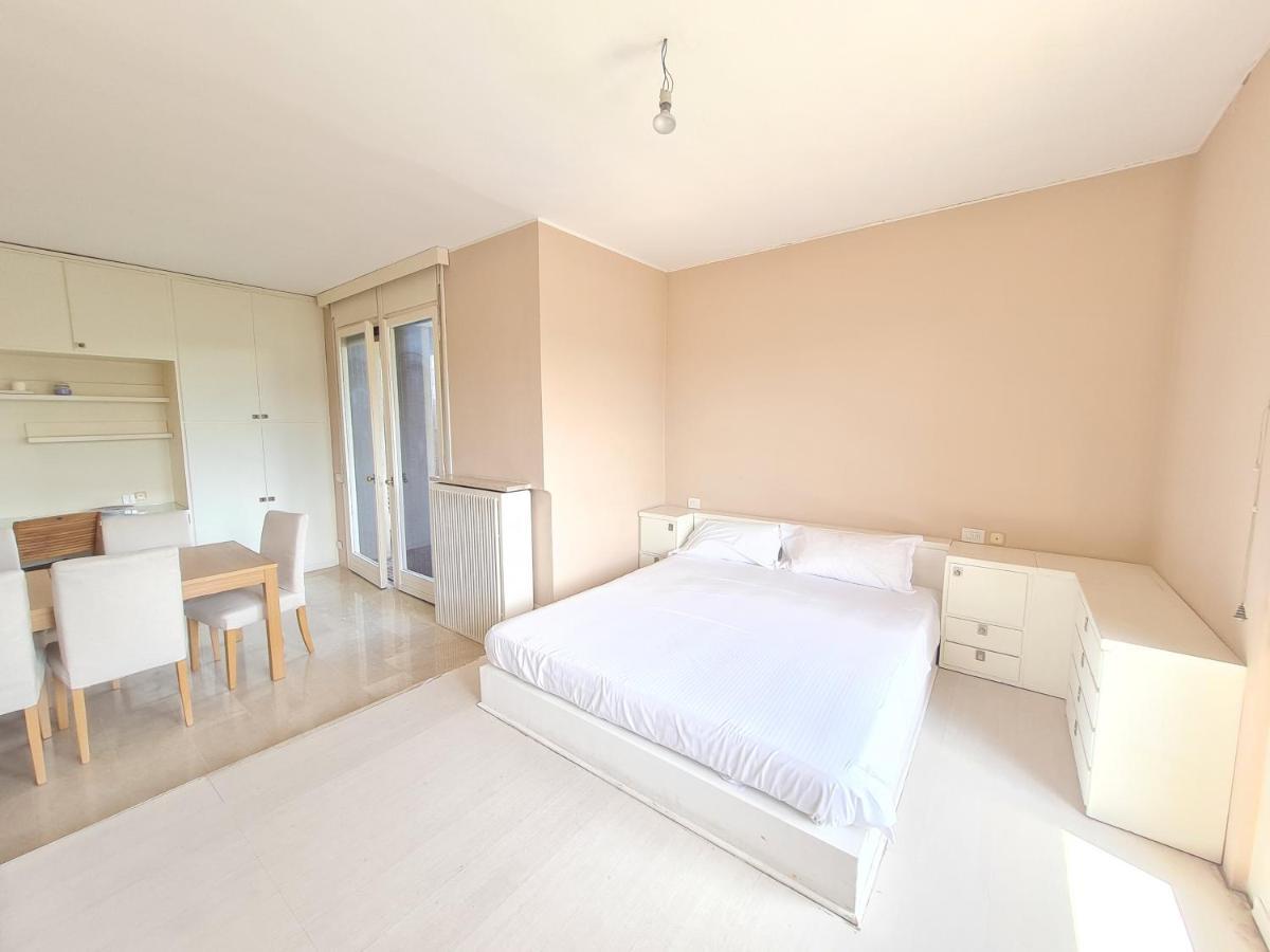 Ottoboni Charme Apartment With Terrace Milan Luaran gambar