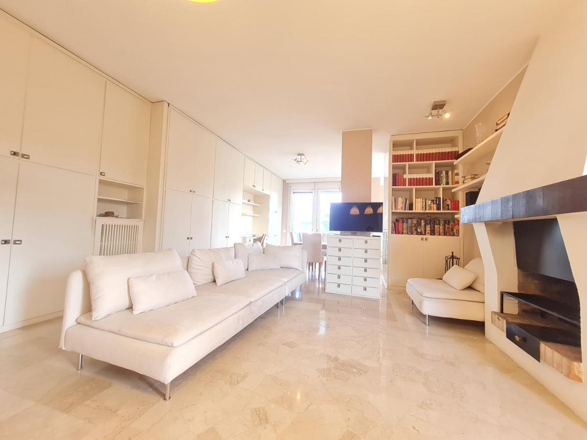 Ottoboni Charme Apartment With Terrace Milan Luaran gambar
